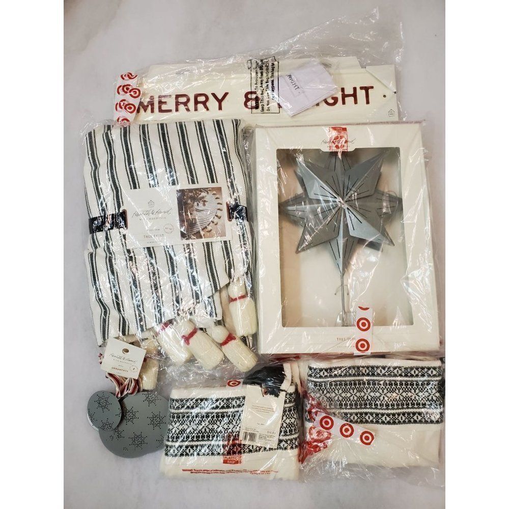 Hearth and Hand With Magnolia Christmas‎